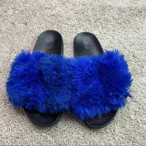 Blue fluffy sandals‎ - Picture 1 of 6